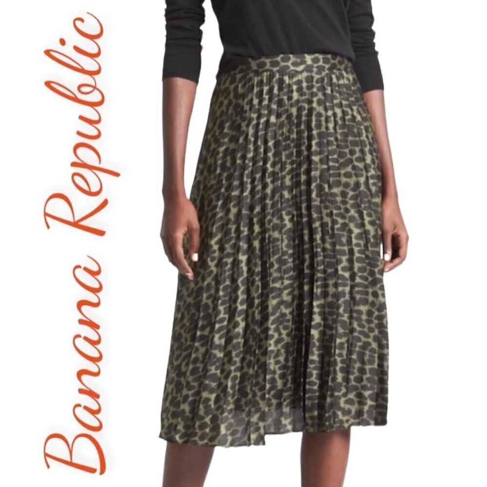 BANANA REPUBLIC Satin Pleated Cheetah Animal Print Midi Skirt,‎ Size 12P